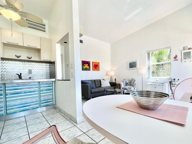 Building Photo - 4532 Bougainvilla Dr