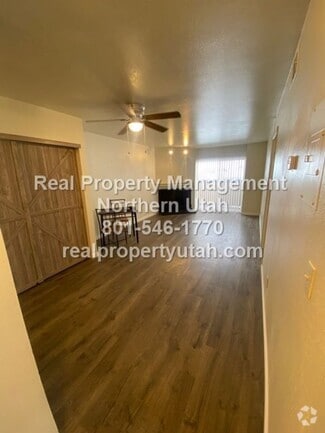 Building Photo - 5614 Meadow Ln