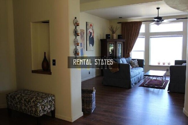 Building Photo - 2 bedroom in Eugene OR 97402