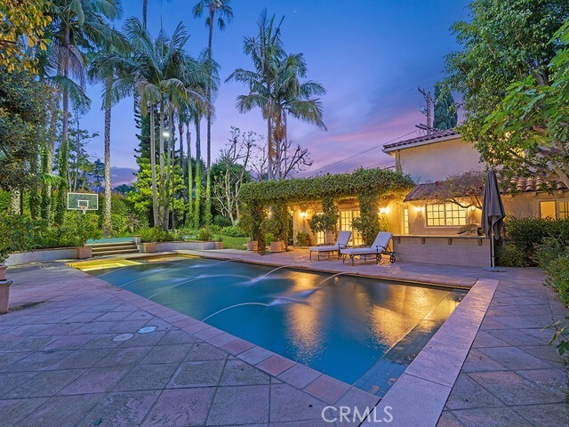 Foto del edificio - 726 Foothill Rd