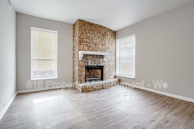 Building Photo - 301 Benton Blvd