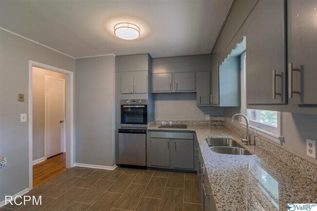Building Photo - 2 br, 1 bath House - 212 White Street