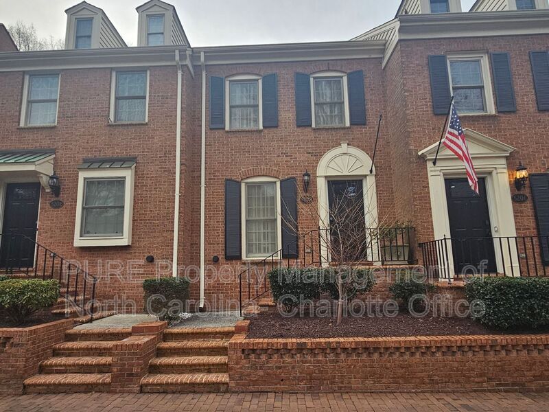 Primary Photo - 520 N Poplar St