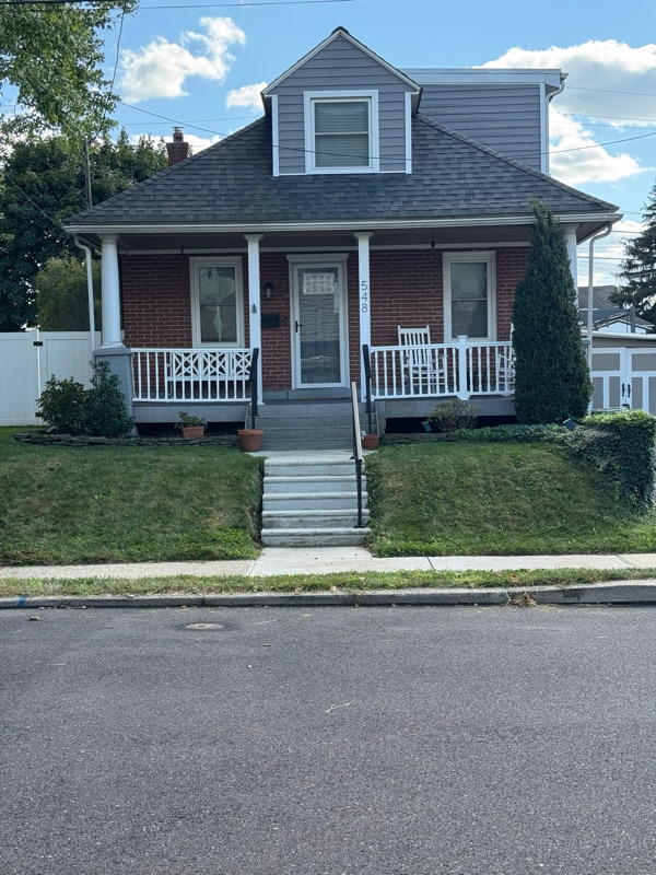 Building Photo - 548 Elm Ave