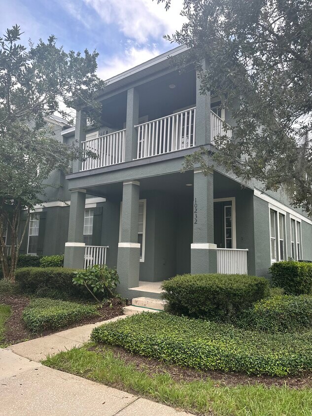 Foto principal - 10232 Lake District Ln