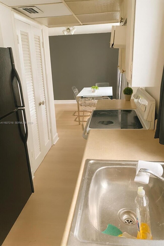 Foto del edificio - 1732 Meridian Ave