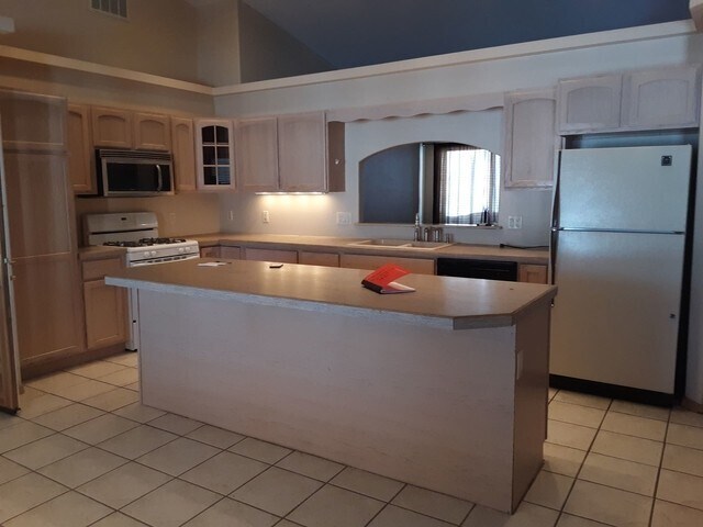 Building Photo - Gorgeous 3B/2BTH Home in Holiday Acres on ...