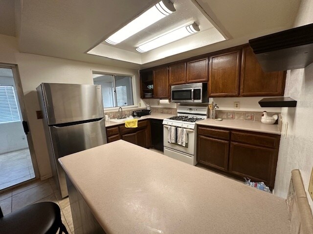Foto del edificio - 17646 Juniper St
