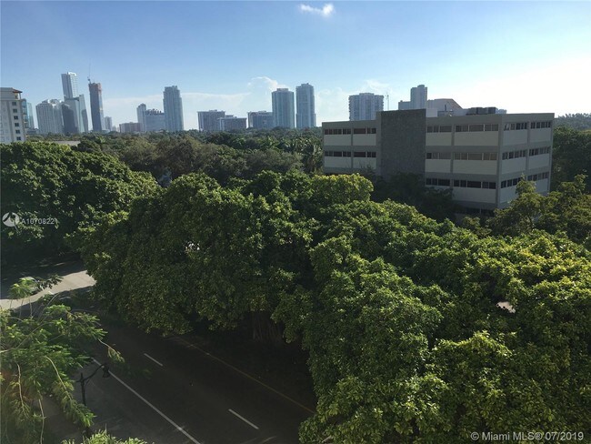 Foto del edificio - 2950 SW 3rd Ave