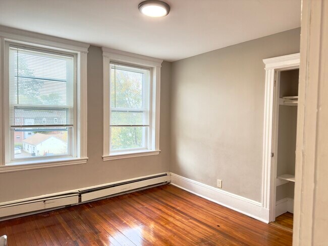 Building Photo - 124 Green St