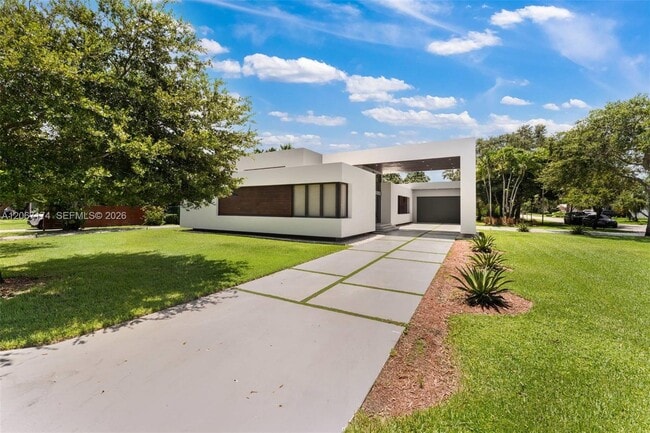 Building Photo - 15315 SW 84th Ave