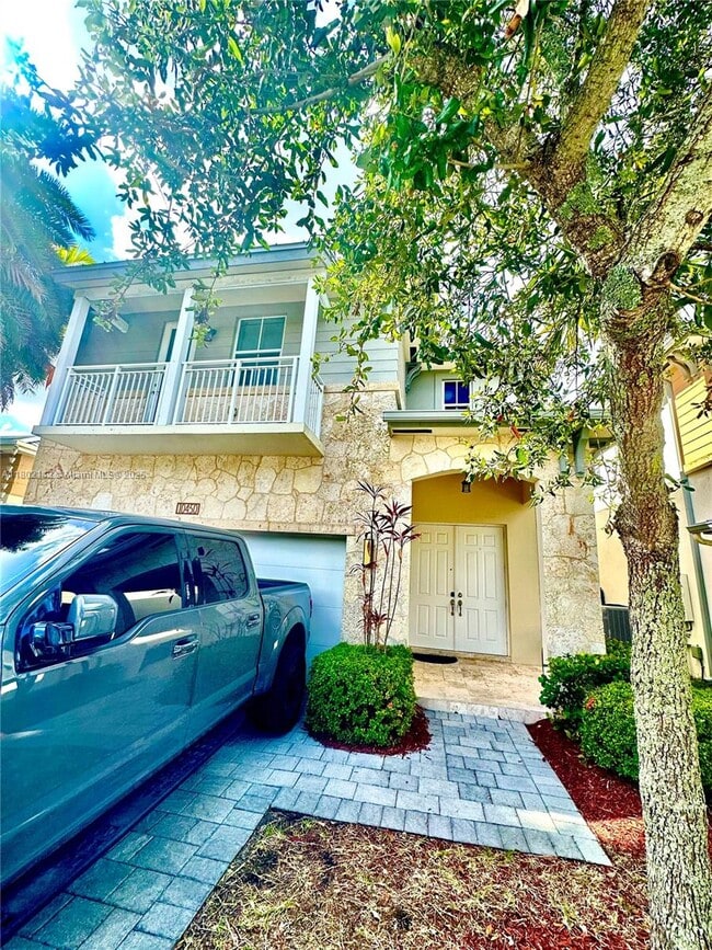 Building Photo - 10450 NW 69th Terrace