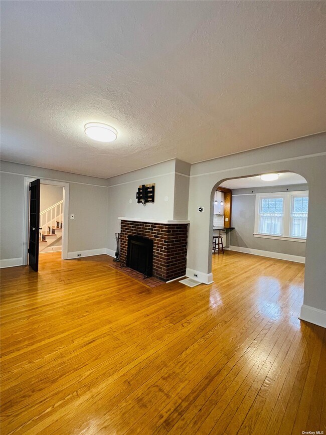 Building Photo - 16 Avenue A