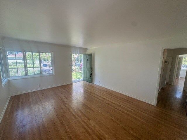 Foto del edificio - 223 Lillian Pl