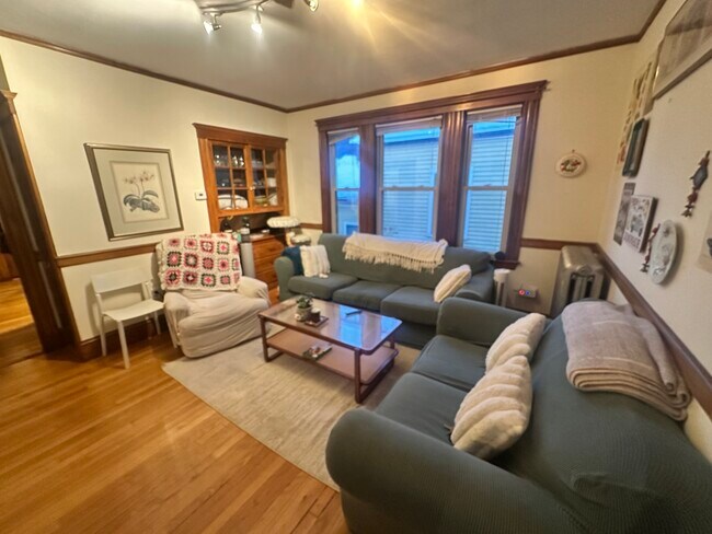 Foto del edificio - 33 Iroquois St