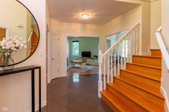 Foto del edificio - 4957 Shadow Rock Cir