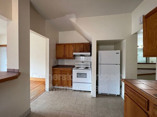 Building Photo - 409 S 13th St
