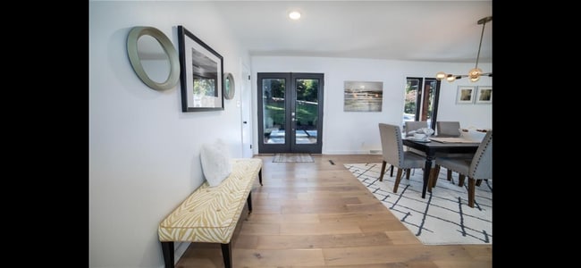 Building Photo - 414 Shorecrest Dr
