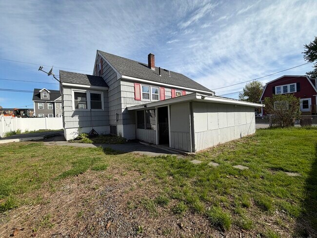 Foto del edificio - 89 Bunker Hill Ave