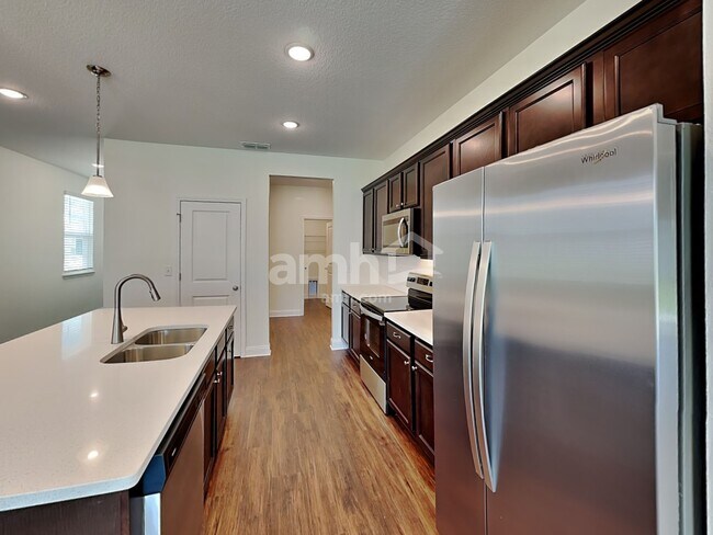 Building Photo - 33 Elcano Ln