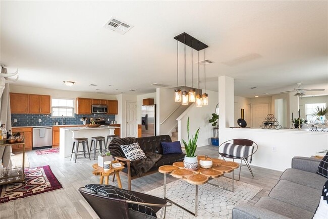 Foto del edificio - 5511 Apple Orchard Ln