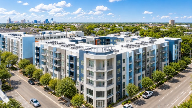 Building Photo - The Hadley at Hyde Park