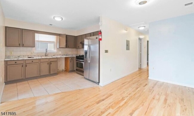 Building Photo - 309 Court St