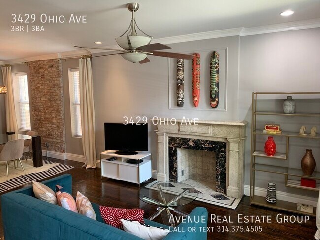 Building Photo - Beautifully Renovated Townhouse