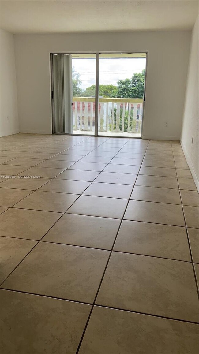 Foto del edificio - 15201 NE 6th Ave