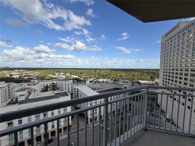 Foto del edificio - 9055 SW 73rd Ct