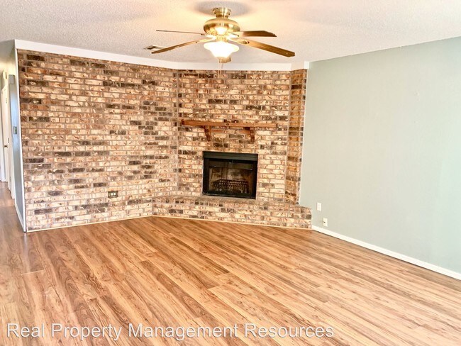 Building Photo - 3 br, 2 bath House - 12303 SW 13th