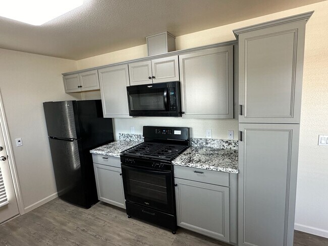 Foto del edificio - 2413 Oakmont Cir