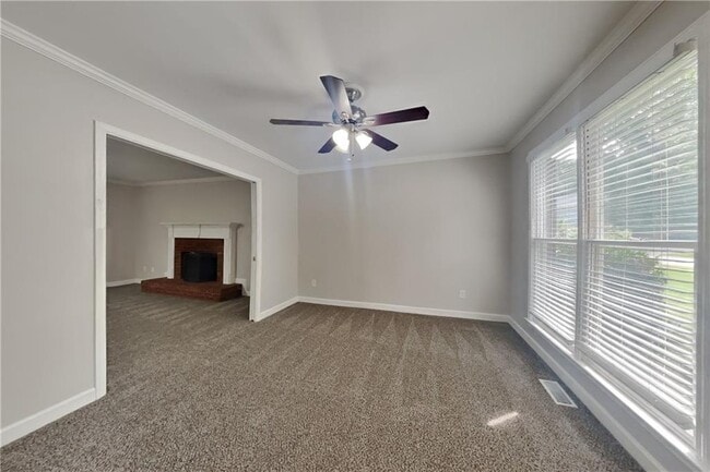 Foto del edificio - 704 Kirkwood Cir