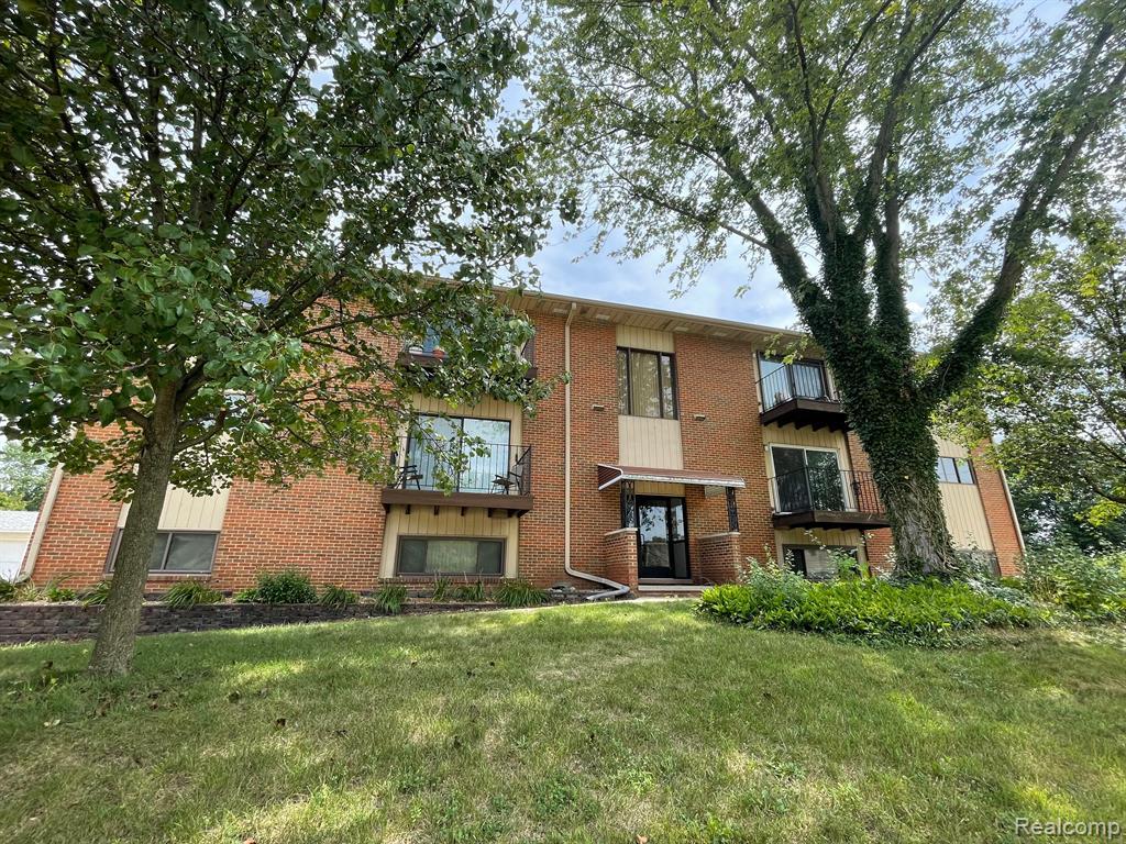 3820 Benjamin Ave Unit 9, Royal Oak, MI 48073 Condo for Rent in Royal