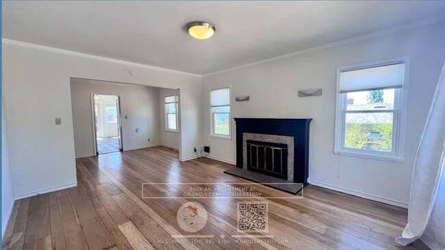 Building Photo - Spacious 2 bedroom Home w/ Backyard, Garag...