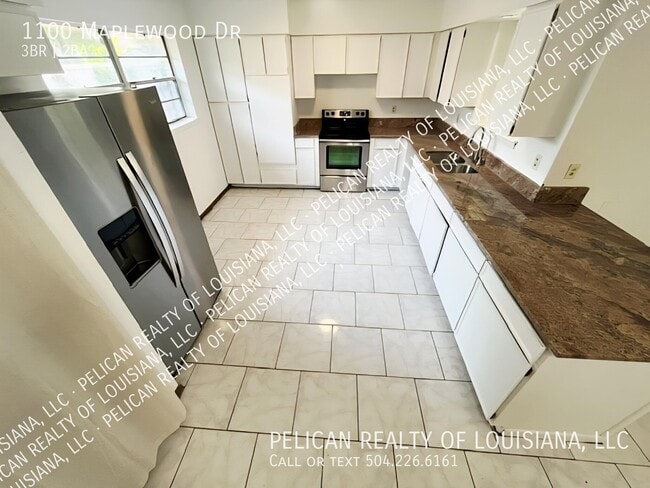 Foto del edificio - 1100 Maplewood Dr