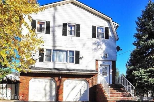 Primary Photo - 901 River Dr