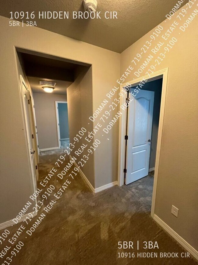 Foto del edificio - 10916 Hidden Brook Cir