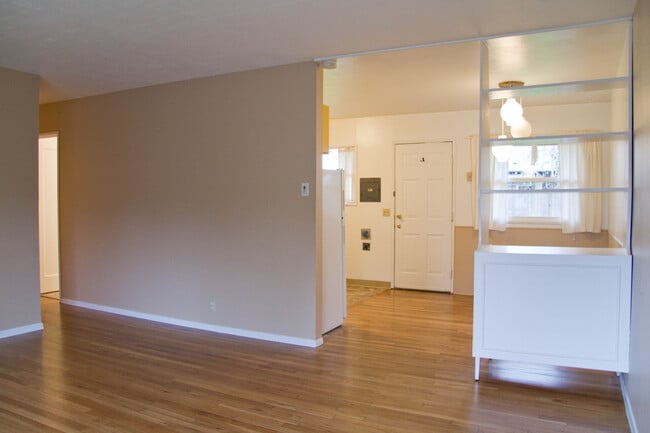 Building Photo - Lovely Arbor Lodge 3-Bedroom Home with Spa...