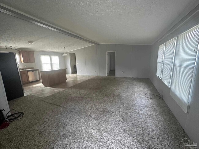 Building Photo - 10106 Pensacola Blvd