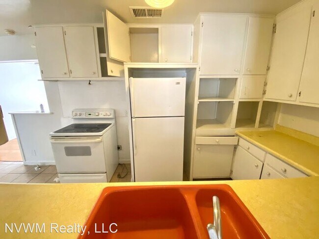 Building Photo - 3 br, 1 bath House - 1081 Canosa Ave
