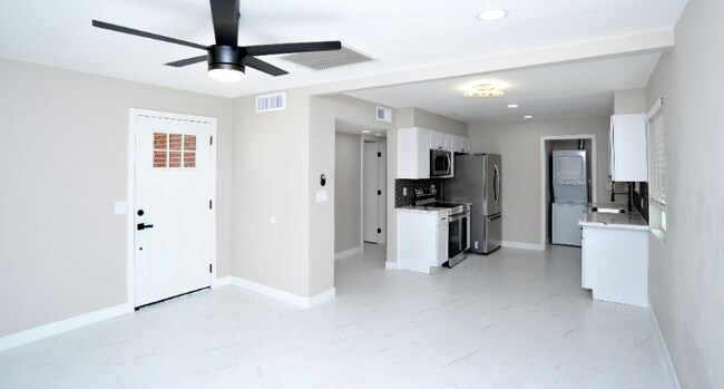 Building Photo - 3224 E 1st St