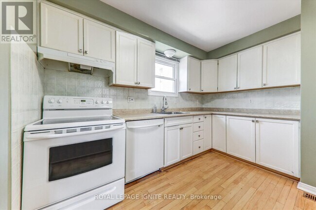 Building Photo - 1279 Northmount St