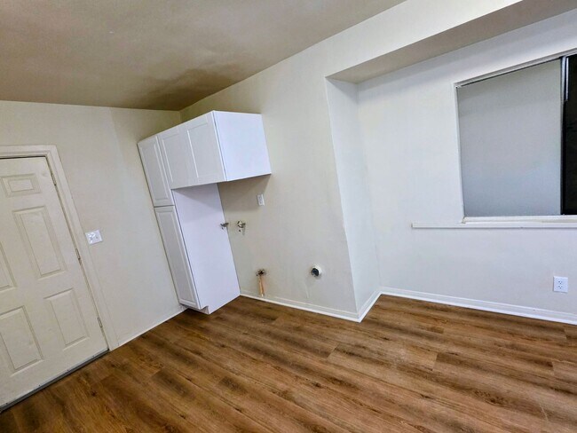 Foto del edificio - Spacious 4-bedroom, 2-bath house in San Bernardino near Del Rosa & Lynwood.