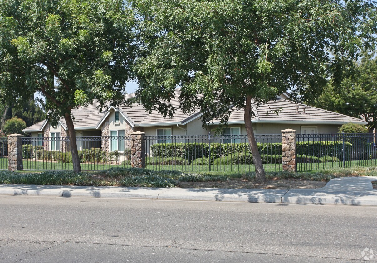 Whitmore Oaks Apartments Ceres, CA