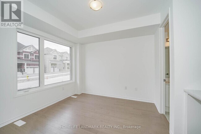 Building Photo - 5 Wisla Ave