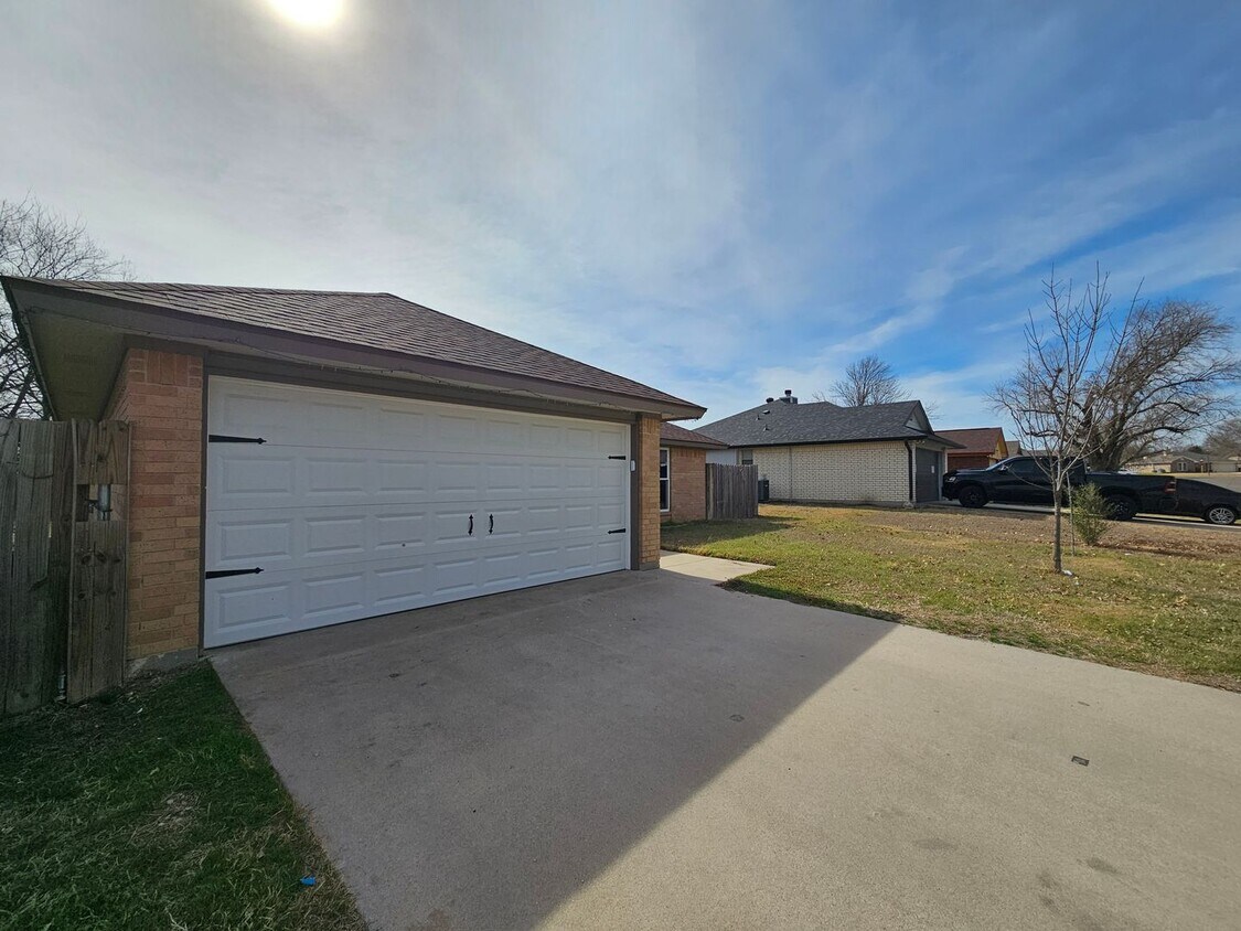 Foto del edificio - NEW IN MANAGEMENT - COMING SOON!