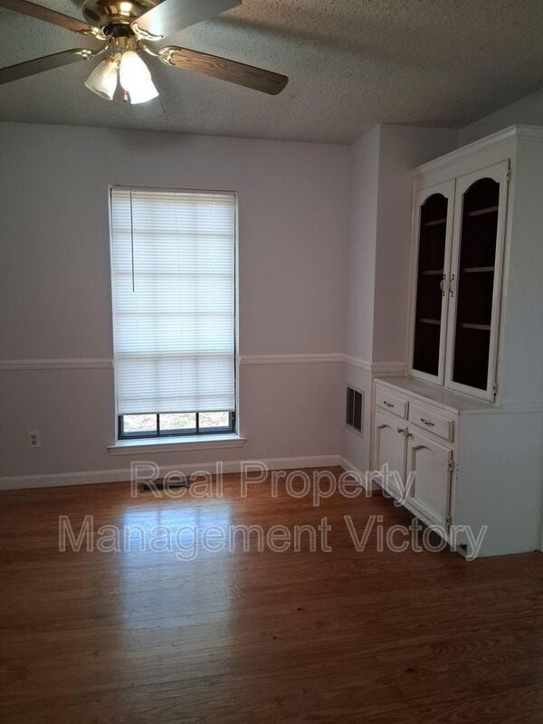 Building Photo - 1757 Tahiti Ln