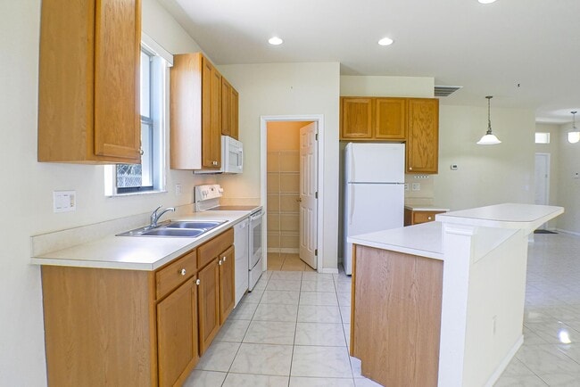 Foto del edificio - Beautiful single family home 3-bedroom, 2-...