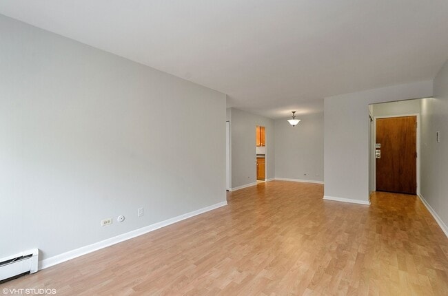 Foto del edificio - 3620 N Pine Grove Ave